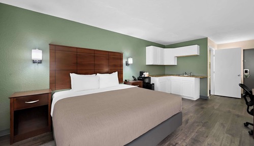 Executive Suite, 1 King Bed with Sofa bed, Non Smoking (Upgrade)