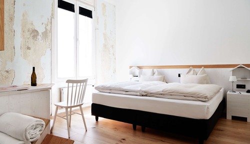 Independent Room