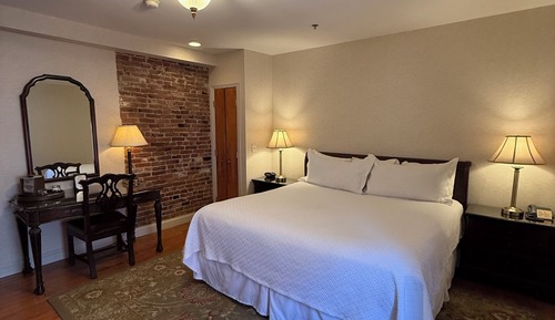 Deluxe Room, 1 King Bed (Jacuzzi King)