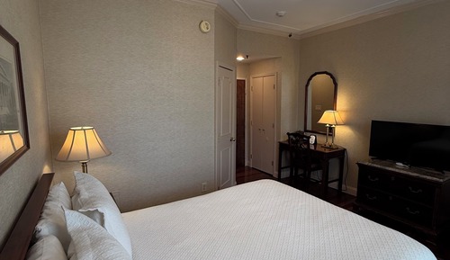 Standard Room, 1 Queen Bed with Juliet Balcony - Penn's Landing Bridge View