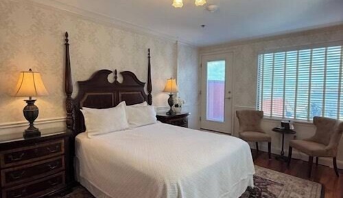 Premium Room, ONE QUEEN BED LARGE ROOM WITH LARGE PATIO RIVER VIEW