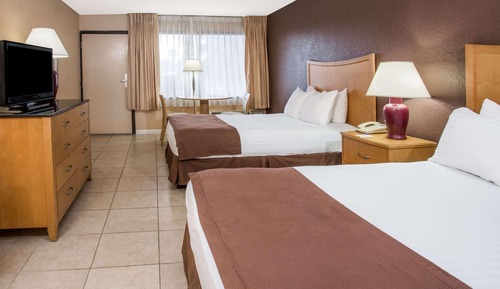 Room, 2 Queen Beds, Non Smoking