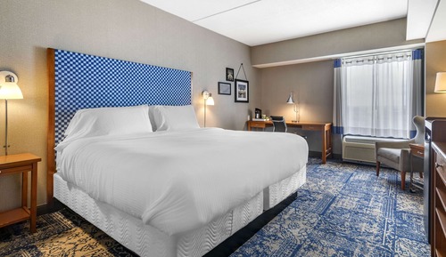 Standard Room, 1 King Bed, Accessible, Refrigerator & Microwave
