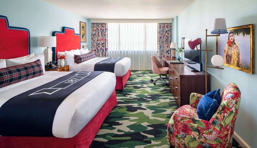 Room, 2 Queen Beds, Corner