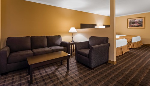 Suite, 2 Queen Beds, Non Smoking, Refrigerator & Microwave (with Sofabed)