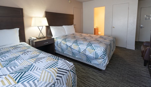 Standard Room, 2 Queen Beds, Non Smoking