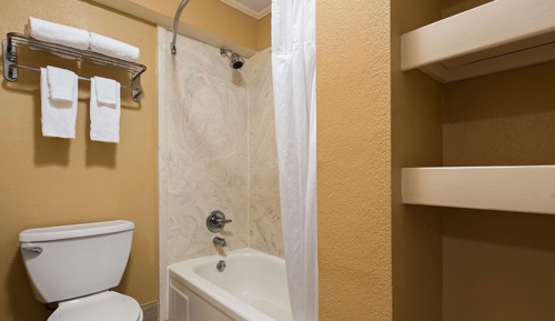 Standard Room, 1 Queen Bed, Non Smoking, Refrigerator & Microwave (2nd Floor)
