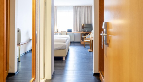 Standard Room, 1 King Bed