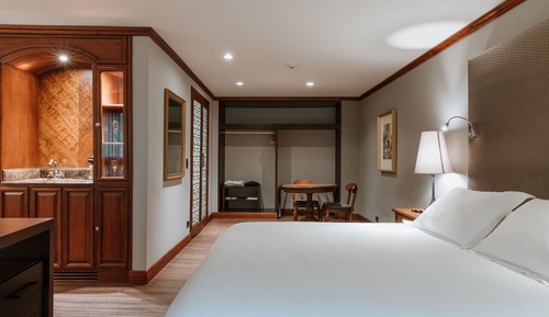 Junior Suite, 1 King Bed