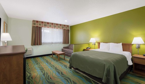 Suite, 1 Queen Bed with Sofa bed, Non Smoking