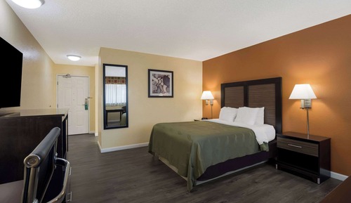 Standard Room, 1 Queen Bed, Non Smoking