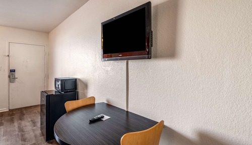 Deluxe Room, 1 King Bed, Accessible, Non Smoking