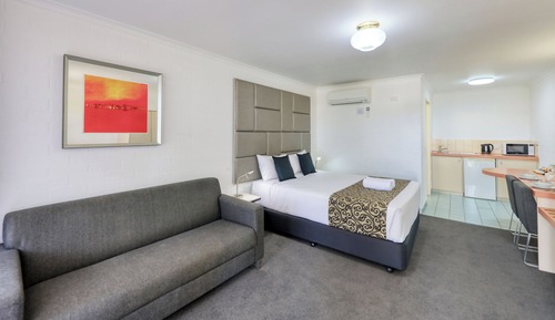 Standard Queen Room
