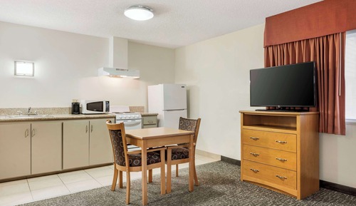 Suite, 2 Queen Beds, Non Smoking