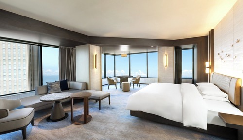 Club Room, 1 King Bed, Non Smoking (Premier)