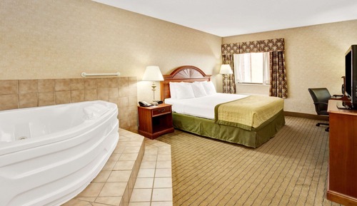 Deluxe Studio Suite, 1 King Bed, Non Smoking