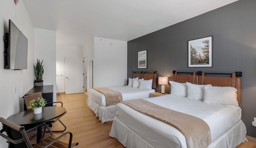 Single Room, 2 Queen Beds, Non Smoking