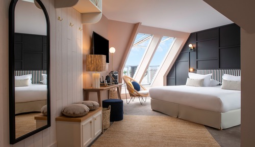 Signature Suite with Sea View