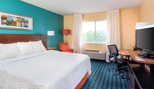 Room, 1 King Bed (Mobility/Hearing Access, Roll-in Shwr)