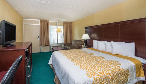 Standard Room, 1 King Bed, Smoking