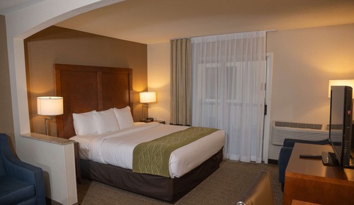 King Suite with Sofa Bed & Jacuzzi