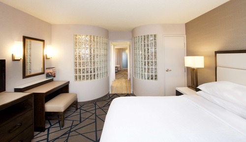 2 Room Whirlpool Suite 1 king Bed Nonsmoking