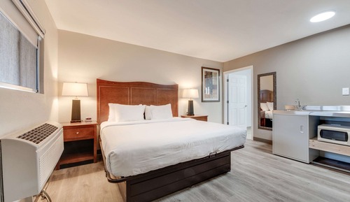 Standard Room, 1 King Bed, Non Smoking