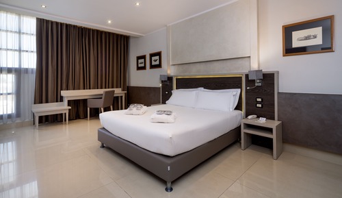 Suite, 1 Queen Bed, Non Smoking (with Sofabed)