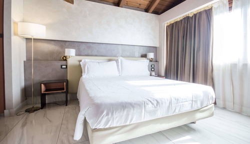 Comfort Room, 1 Queen Bed, Non Smoking