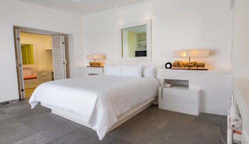 Master Suite with in & out pool