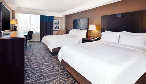 Standard Room, 2 Queen Beds, Roll-in Shower (Roll-In Shower)