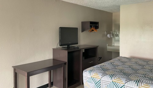 Standard Room, 1 Queen Bed, Accessible, Non Smoking