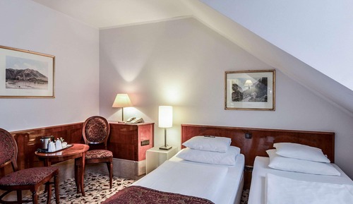 Standard Room, 2 Twin Beds, Mezzanine