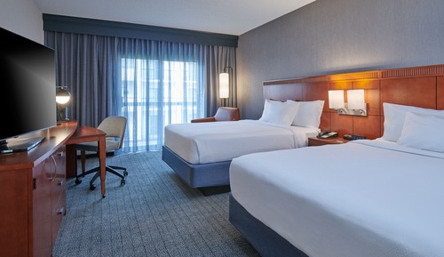 Room, 2 Queen Beds, Non Smoking (Mobility Accessible, Roll-In Shower)