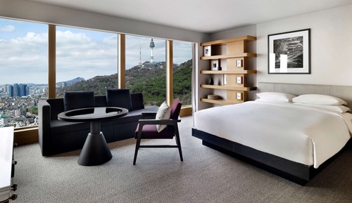 Room, 1 King Bed, Corner