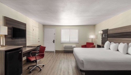 Room, 1 Queen Bed, Accessible, Non Smoking (Mobility Accessible)