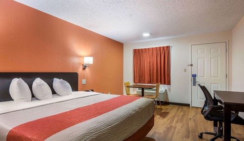 Standard Room, 1 King Bed, Smoking, Refrigerator & Microwave