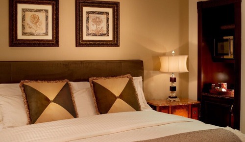 Deluxe Guestroom- King Bed