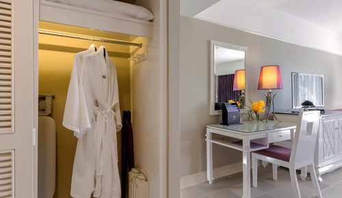 Laguna Twin room
