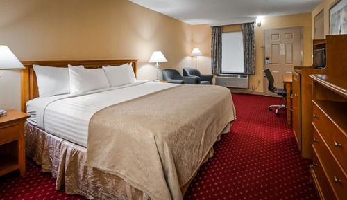 Basic Room, 1 King Bed