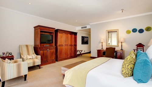 Room, 1 King Bed, Non Smoking, Patio (View)