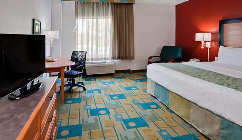 Room, 1 King Bed, Accessible, Non Smoking (Mobility/Hearing/Tub w/ Grab Bars)