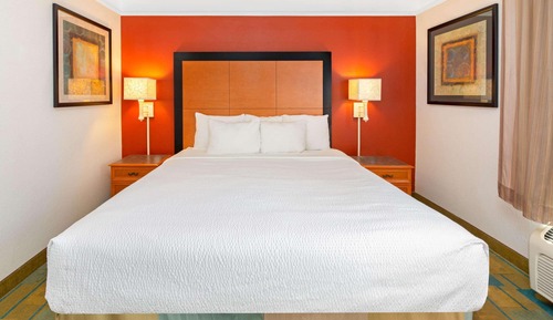 Suite, 1 Bedroom, Non Smoking (1 King Bed)