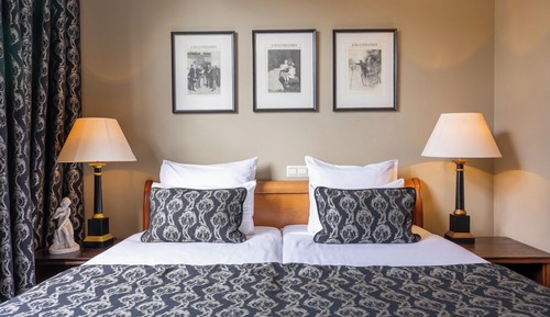Standard Room, 1 Double or 2 Twin Beds