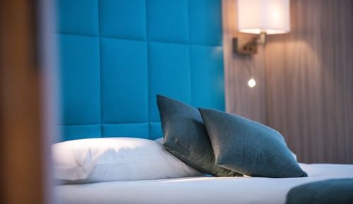 Room, Connecting Rooms