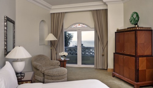 Room, 2 Twin Beds, Pool View