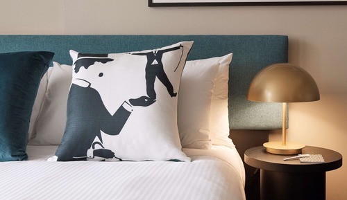King Plus Single Room