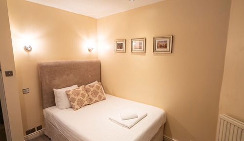 Business Single Room, Ensuite (Lovell)
