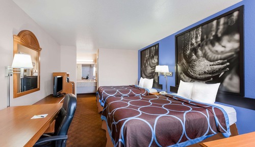 Room, 2 Queen Beds, Smoking