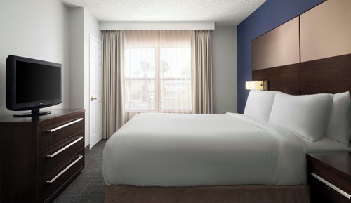 Suite, 2 Bedrooms (Mobility/Hearing Accessible, Tub)